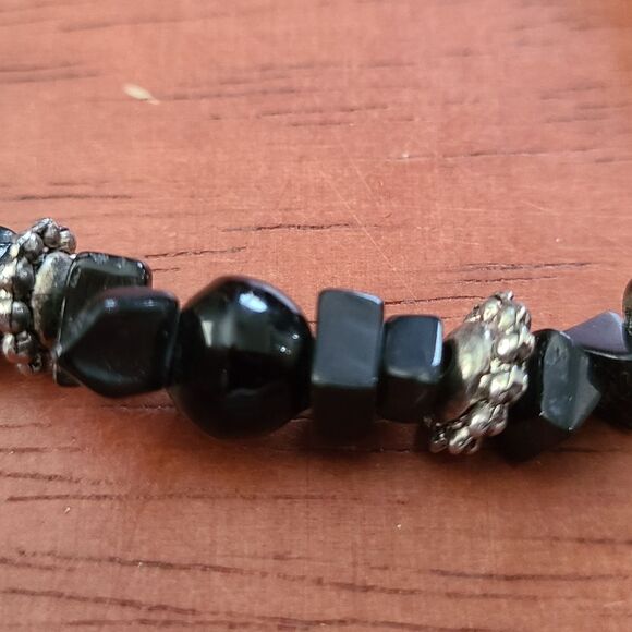 Black Onyx Chip & Round Bead Bracelet Toggle Clasp - Edgy Minimalist - 7"  J2-C3 - Picture 3 of 5